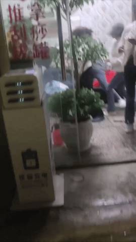 5de037fd2eebc00fd7c5ddda351480f8.gif
